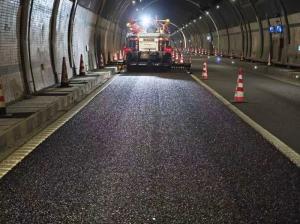 四川　精细抗滑保护层技术实现长大隧道安全性能显著提升